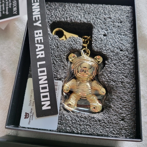 Gold Teddy Keychain - Picture 2 of 5